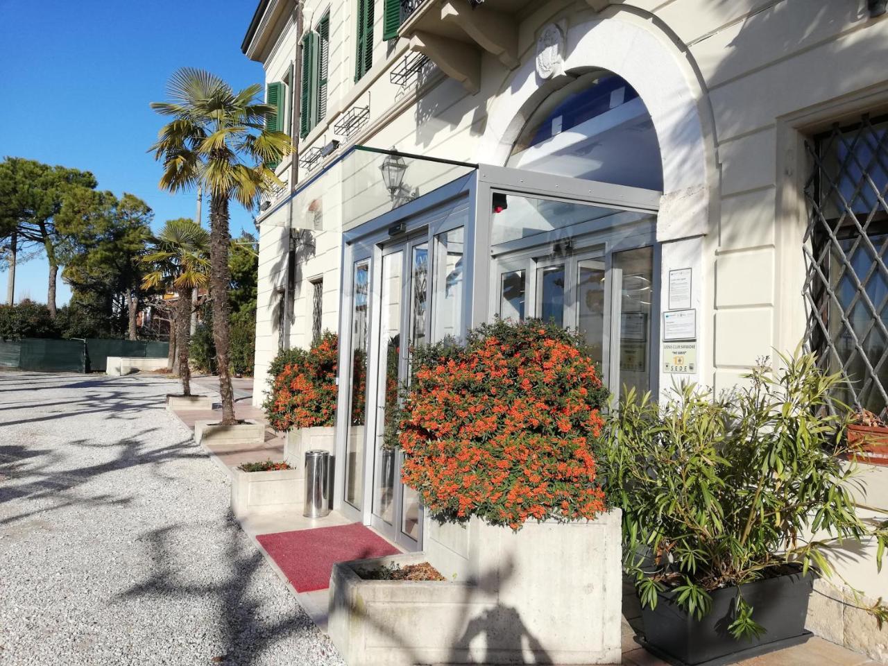 多加纳酒店 西尔米奥奈 外观 照片